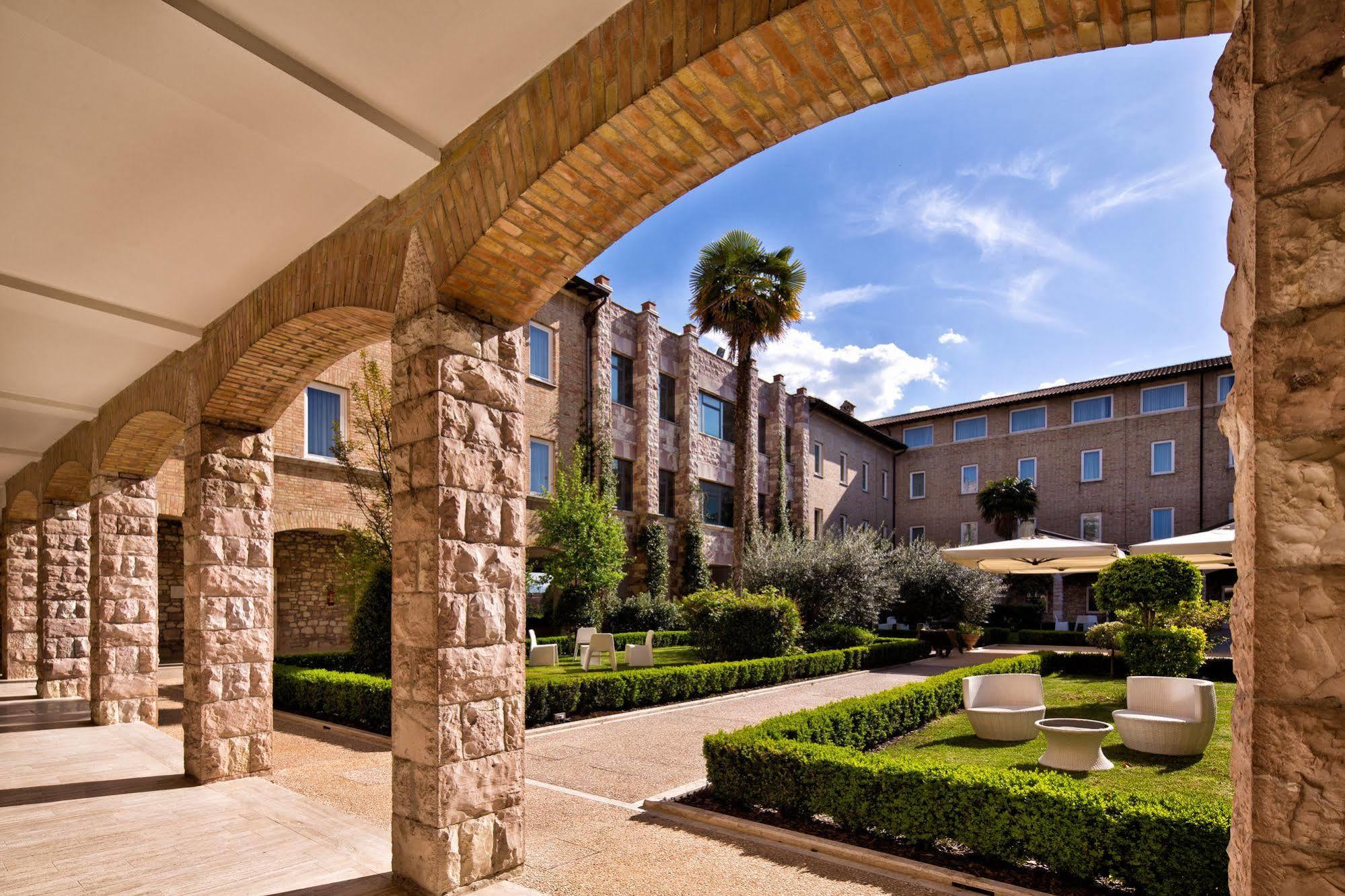TH Assisi - Hotel Cenacolo Esterno foto